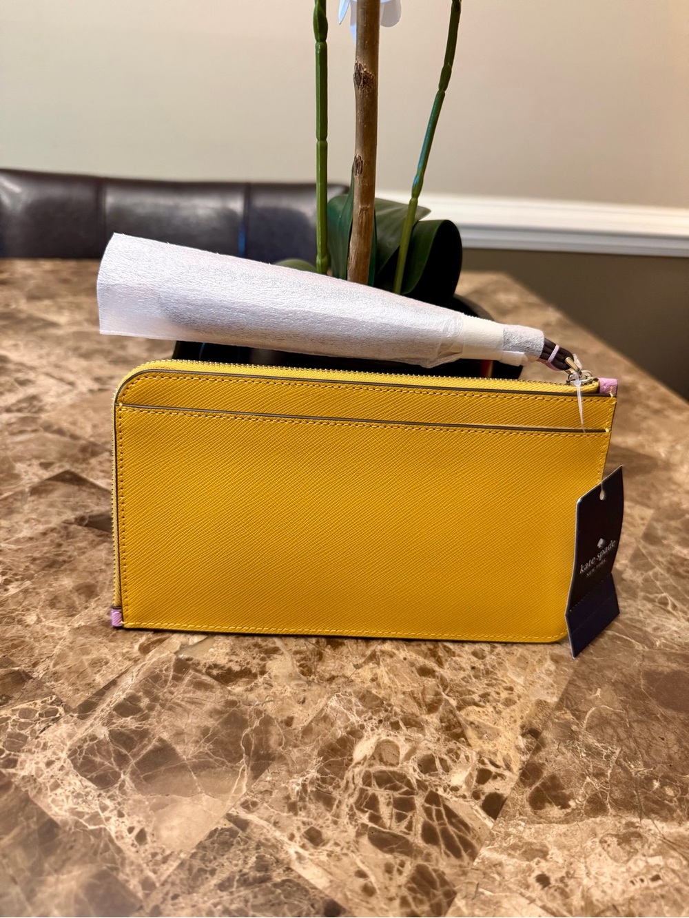 kate spade Pink Leather Wristlet Clutch with Gold Logo or Notepad/Pen GIVY - Picture 2 of 4